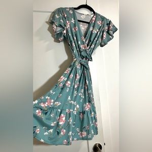 Floral Dress Flutter Sleeve V-Neck (Belted) | Size S/M